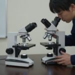 광학현미경과 전자현미경의 크기와 구조 비교 이미지