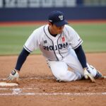 사이클링 히트 뜻과 박승규의 팀을 위한 선택 삼성 라이온즈 박승규 선수가 3루로 슬라이딩하는 장면