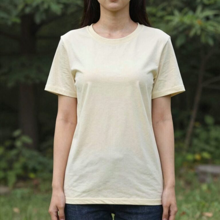 아이더 아이스온 여성 반팔니트 바나나크림 컬러 착용 모습