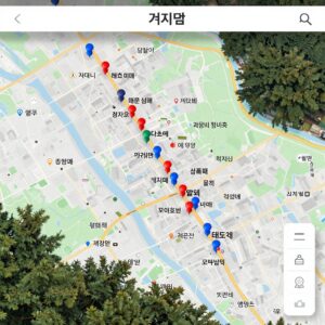 거지맵 웹사이트 화면 캡처, 지도 위에 다양한 색깔의 핀으로 표시된 가성비 식당들