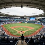 고척 스카이돔 내부 전경과 야구 경기 관람석 모습