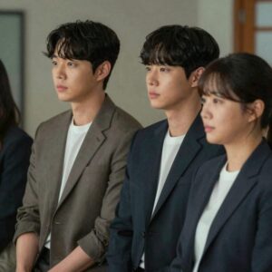 은밀한 감사 드라마 주요 등장인물 한수민 강지훈 최유나 김비서가 함께 있는 장면