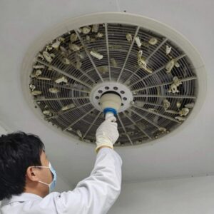 광주에어컨청소 작업 전후 사진 - 시커먼 곰팡이가 깨끗해진 모습