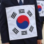 2026년 현충일 6월6일 완벽 정리 현충일 태극기 조기 게양 모습, 깃대 중간에 내려진 태극기
