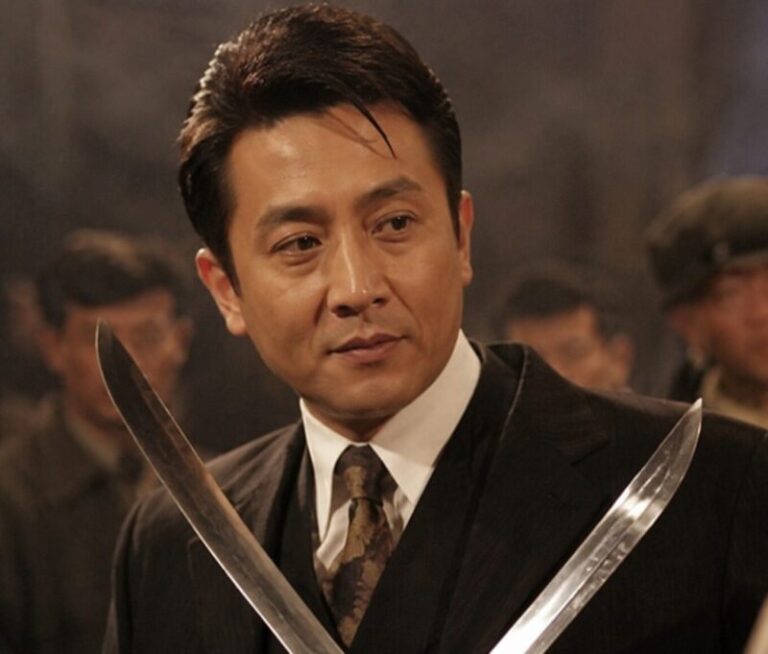 배우 박준규가 야인시대에서 쌍칼 역할을 맡은 모습