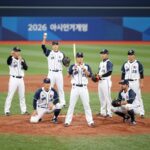 2026 아시안게임 야구 대표팀 명단 공개 2026 아시안게임 야구 대표팀 선수단이 포즈를 취하고 있는 모습