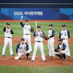 2026 아시안게임 야구 대표팀 선수단이 포즈를 취하고 있는 모습
