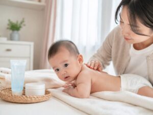 아기 땀띠 관리용 수딩젤과 보습 크림