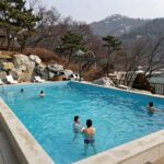겨울 캐리비안베이 유수풀과 온수풀 전경