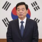 조국 대표가 평택을 선거 패배 후 사퇴를 발표하는 모습을 담은 분석 이미지