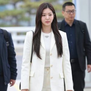 카리나 1300만원 프라다 올 화이트 공항패션 착장