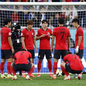 한국 축구 대표팀 손흥민이 체코전에서 골을 넣고 동료들과 세리머니를 하고 있다