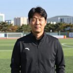 이임생 감독의 프로필 사진, 한국과 중국에서 활약한 축구 지도자