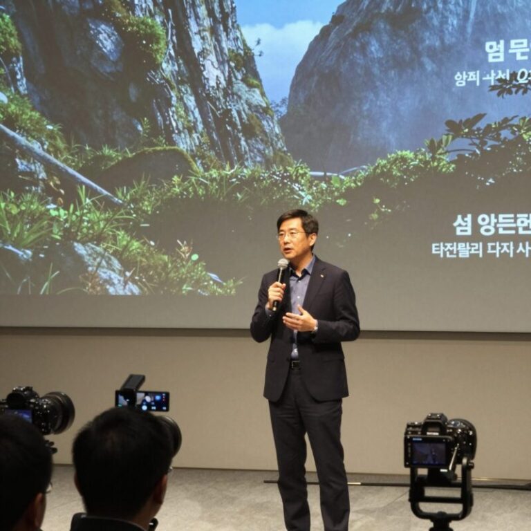 샘 올트먼 오픈AI CEO가 삼성전자 디지털시티에서 강연하고 있는 모습