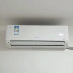 삼성에어컨 E101 에러 해결 방법 삼성 에어컨 실내기 화면에 E101 에러 코드가 깜빡이는 모습. 에러 발생 시 확인해야 할 첫 번째 포인트