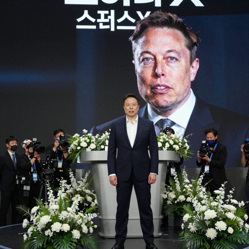 스페이스X SPCX 상장 첫날 19% 급등 의미 1 스페이스X IPO 첫날 나스닥 트레이딩 플로어와 일론 머스크의 상장 축하 모습
