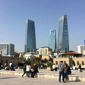 아제르바이잔 바쿠 올드시티와 플레임 타워 전경