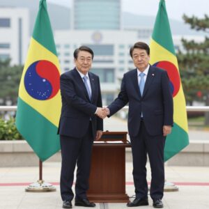이재명 대통령과 룰라 브라질 대통령이 MOU 체결 후 악수하고 있는 장면