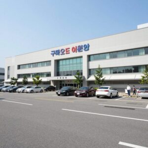 구마모토 이온몰 외관 전경, 넓은 주차장과 건물 모습