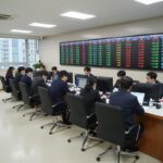 코스피 급등 사이드카 장 초반 반도체 질주 코스피 급등 사이드카 장 초반 서울 하나은행 딜링룸 주가지수
