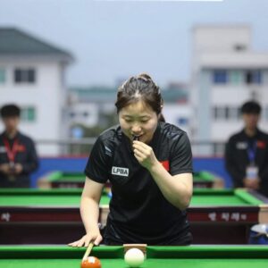 강지은 당구선수가 LPBA 8강 진출을 확정한 뒤 미소를 짓는 모습