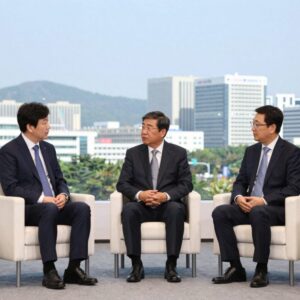APEC CEO 서밋 2025 경주 행사장에서 글로벌 리더들이 논의하는 모습