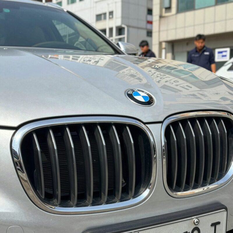 자동차 에어컨 콘덴서 누수 증상 확인 1 BMW F10 에어컨 콘덴서 누수 흔적