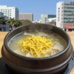 2026 초복 냄비 삼계탕 찹쌀죽 레시피 냄비에 끓인 초복 삼계탕과 찹쌀죽 사진