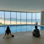 거제 해수욕장 펜션 수영장 풀빌라 추천 거제 흥남해수욕장 앞 드림천사풀빌라 개별 수영장과 오션뷰가 보이는 객실 내부