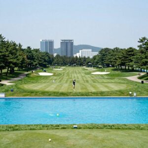 경주 힐스카이CC 골프장 전경과 강동 디아너스 워터파크 수영장 사진