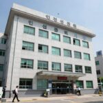 인천 선관위 직원 사망 유서 발견 경찰 수사 중 인천 선관위 사무실 건물 외관. 이곳에서 50대 직원이 숨진 채 발견됐다.