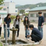 김아영이 새집에서 물구나무를 선 채 대사 연습하는 모습 전지적 참견 시점 방송 캡처