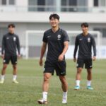 이승우 축구선수 국가대표 훈련 중 미소를 짓는 모습