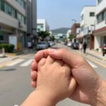 배우 남궁민 득남 소식 남궁민과 아기의 손이 포착된 따뜻한 사진