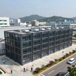 네이버 AI 팩토리 14조 투자 유치 네이버와 브룩필드가 협력하여 구축할 AI 팩토리 데이터센터 조감도와 전력 인프라 개념도