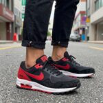 츄 나이키 운동화 가격 논란 리셀가 차이와 구매 팁 nike x martine rose shox mr4 black red sneaker worn by celebrity