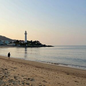 속초 등대해수욕장 오션뷰 펜션에서 바라본 일출 풍경