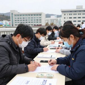 통영시장 선거 재검표 수개표 작업 모습